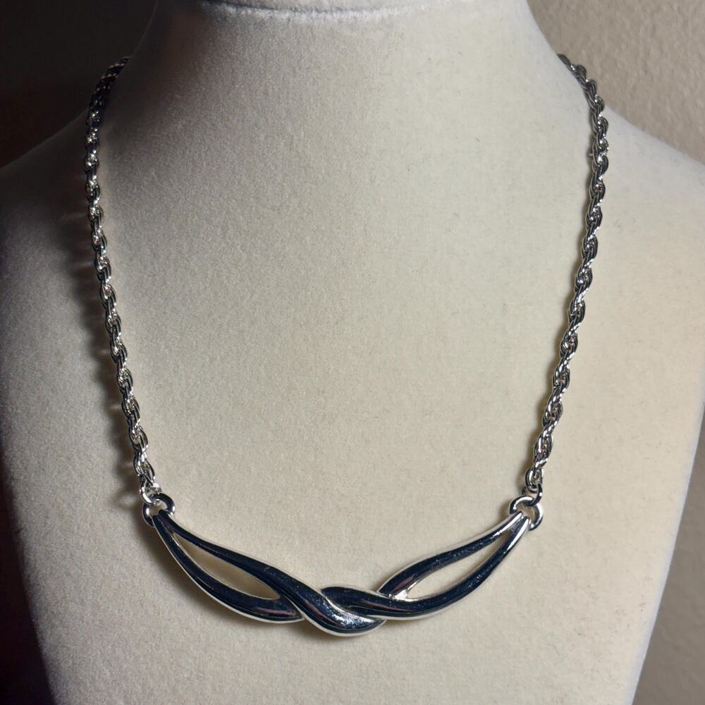 Signed Trifari Silver Tone Twist Necklace – Modernist Rope Chain Collar